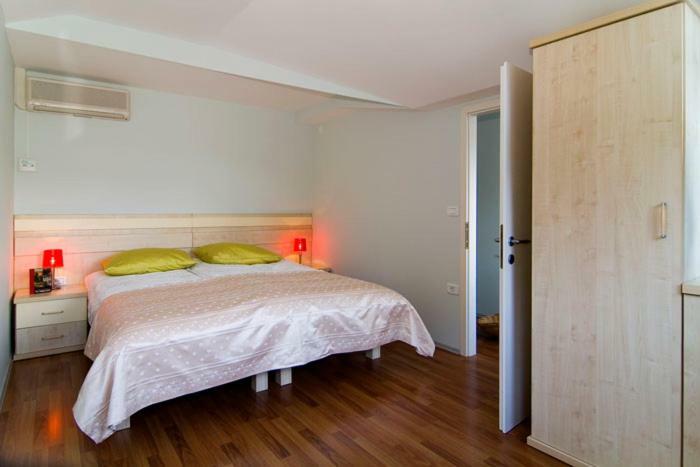 Hisa Posebne Sorte Kodreti Exterior foto